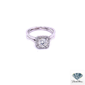 0.64 CT Diamond Round Billiant cut Halo Head Engagement Ring in 14kt White Gold